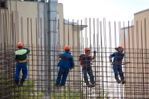 steel-workers-1029665_1280-min